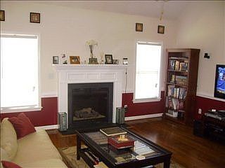 2nd image of 303 Towbridge Ln