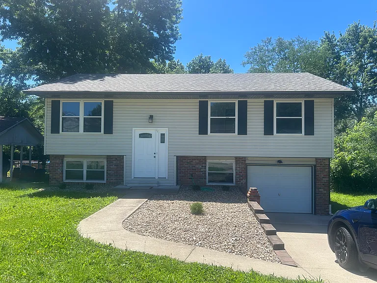 5125 Woodway Dr — Photo 1