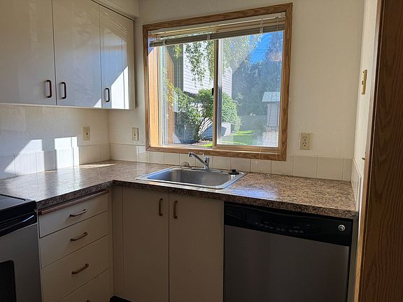 4th image of 1609 Adkins St #1