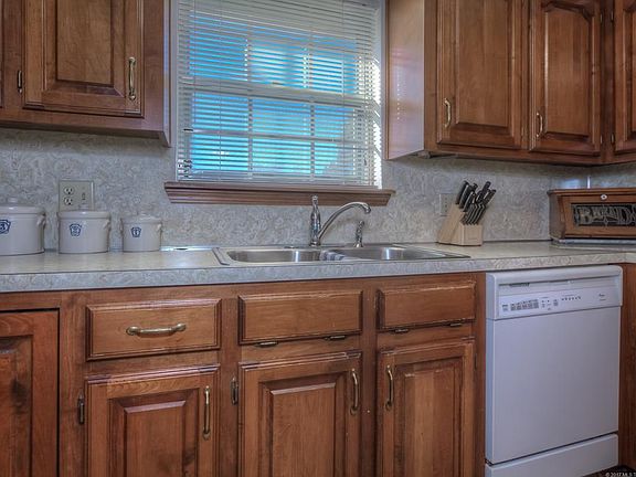 5th image of 1002 E Courtney Ave