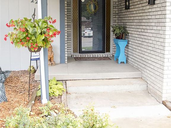 3rd image of 2220 N Cameron Cir