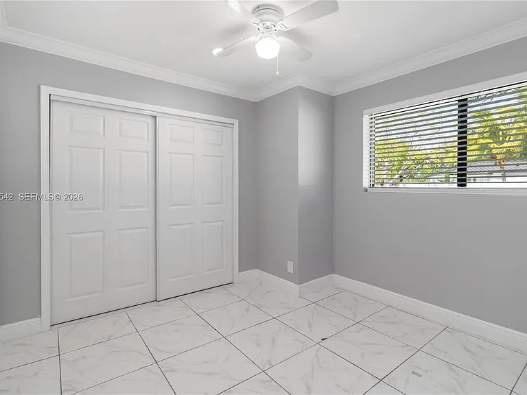 913 SW 49th Ave — Photo 16