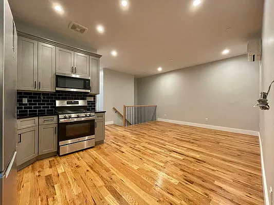 Rented by Doorway NYC, LLC | media 6