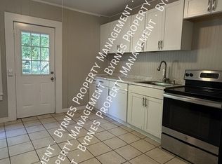 14 C St #14, Northbridge, MA 01534