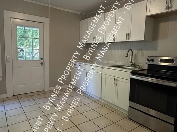 14 C St, Northbridge, MA