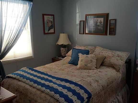 5th image of 10715 Quincy Blvd NE