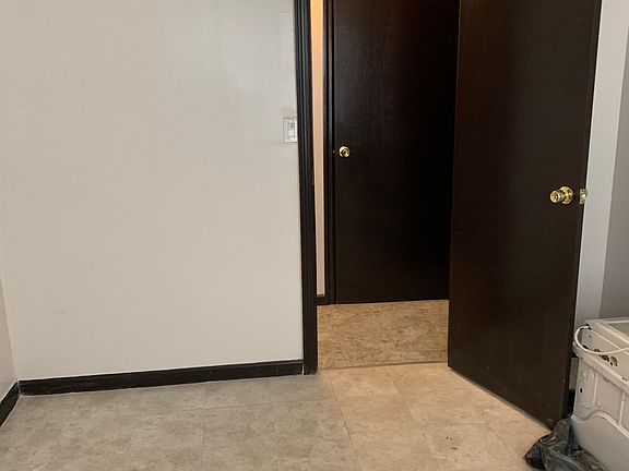 4th image of 39 Spruce Street