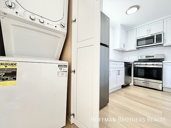 3rd image of 327 S Avenue 59 APT 3