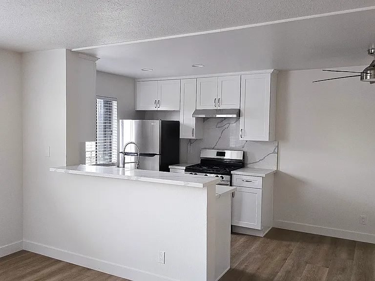 3910 E 11th St #2 — Photo 3