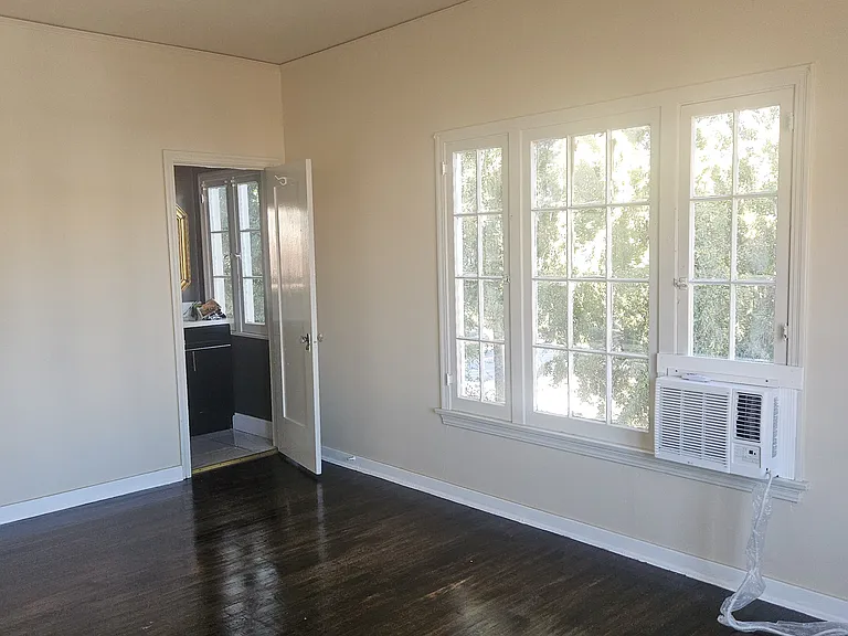 1460 S Holt Ave — Photo 17