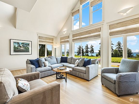 5th image of 126 Waverly Way