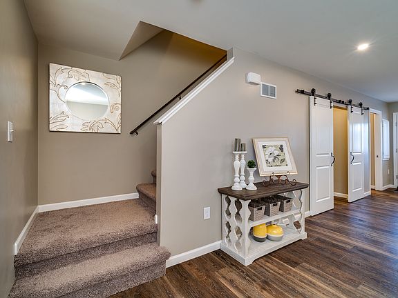 2nd image of 513 S Blackhoof St #2