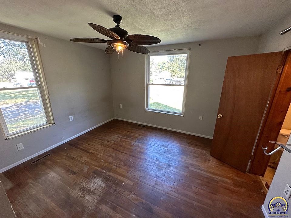 405 S 5th St, Cherryvale, KS 67335 Zillow