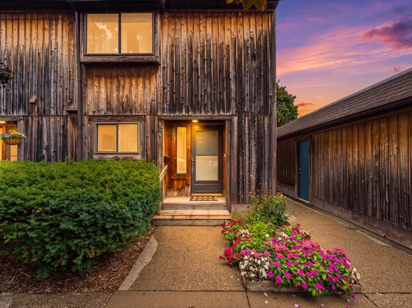 2031 Pauline Ct, Ann Arbor, MI 48103