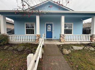 834 Isherwood Dr, Central Pt, OR 97502