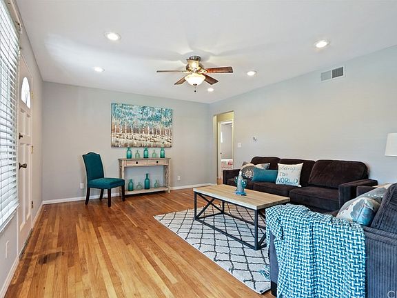 3rd image of 3541 Ely Ave