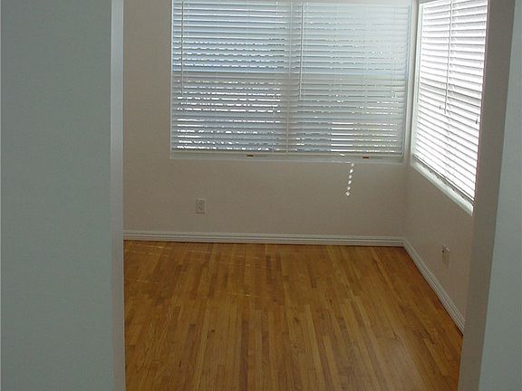 5th image of 1547 Del Amo Blvd