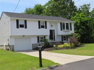 6 Barbato Dr, Johnston, RI 02919