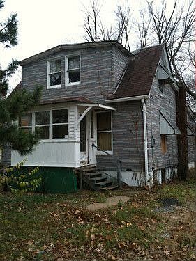2nd image of 8126 Ellerton Ave