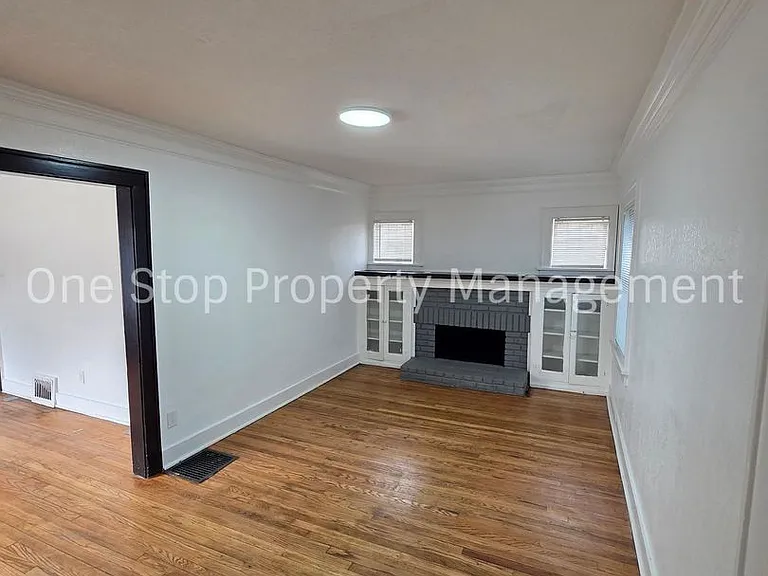 1813 E 85th St — Photo 3