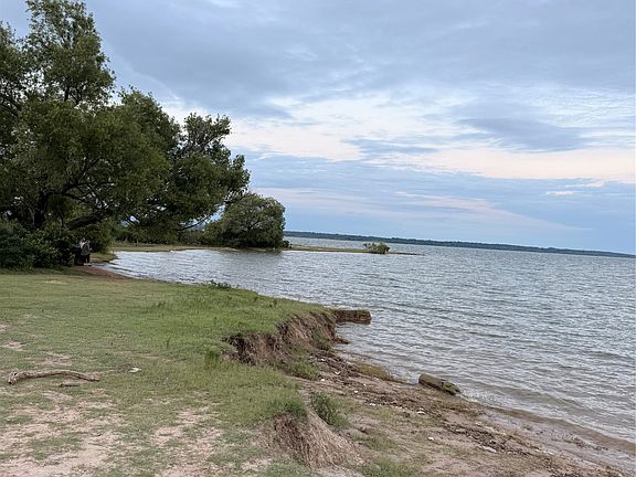 4th image of Newcastle Dr