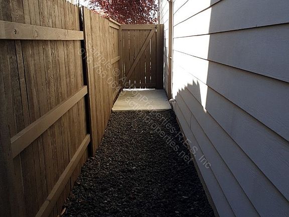 5th image of 2064 Malibu Pl