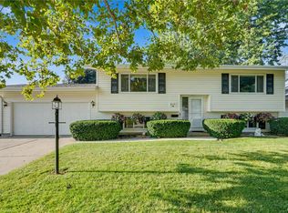 5117 Rich Mar Ln NW, Cedar Rapids, IA 52405