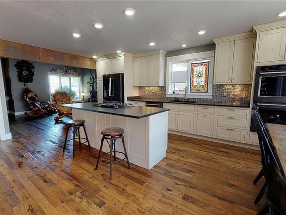 5th image of 3164 Avenue E