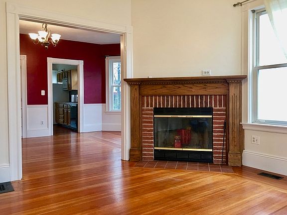 3rd image of 30 Essex Ave #1