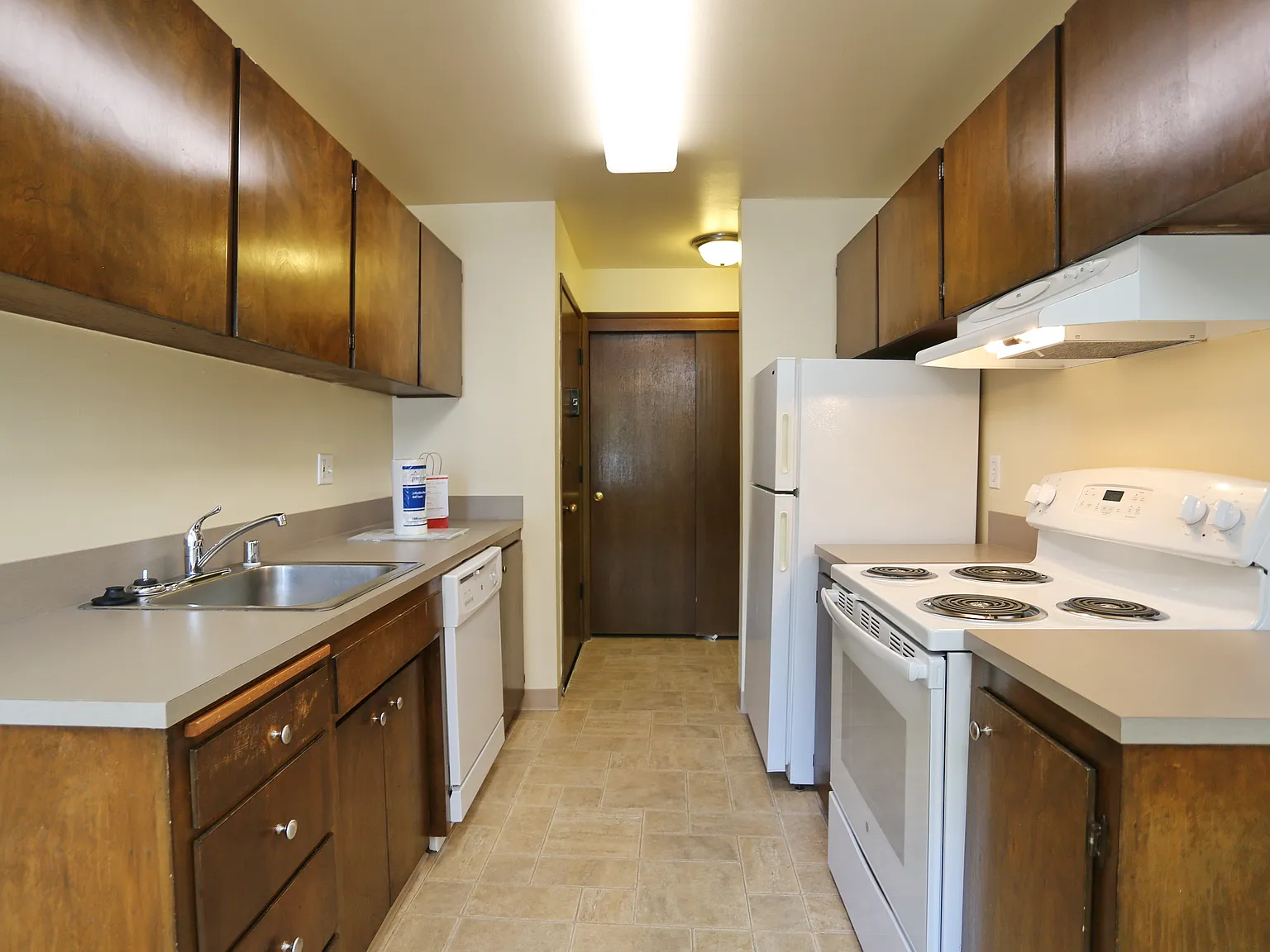Executive Estates — Photo 4