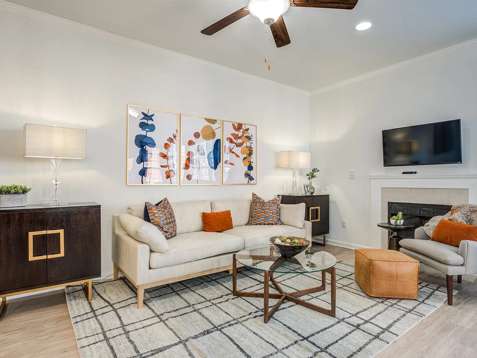 Bayview Club Apartments — Photo 1