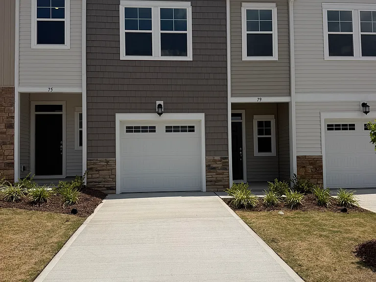 79 Broward Ln — Photo 1