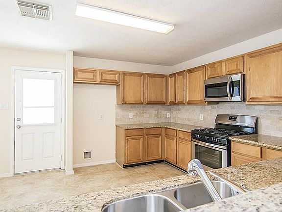 2nd image of 6507 Holly Cove Ln