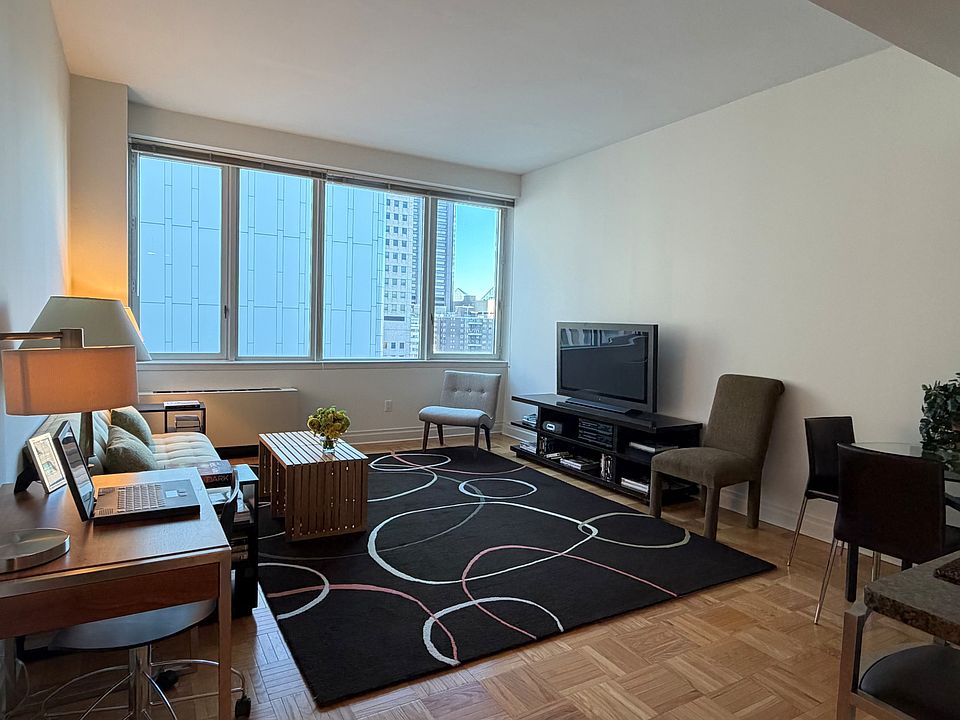 1st image of 1510 Lexington Ave APT 12L