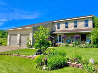 40 E Dietz Rd, Boyne City, MI 49712