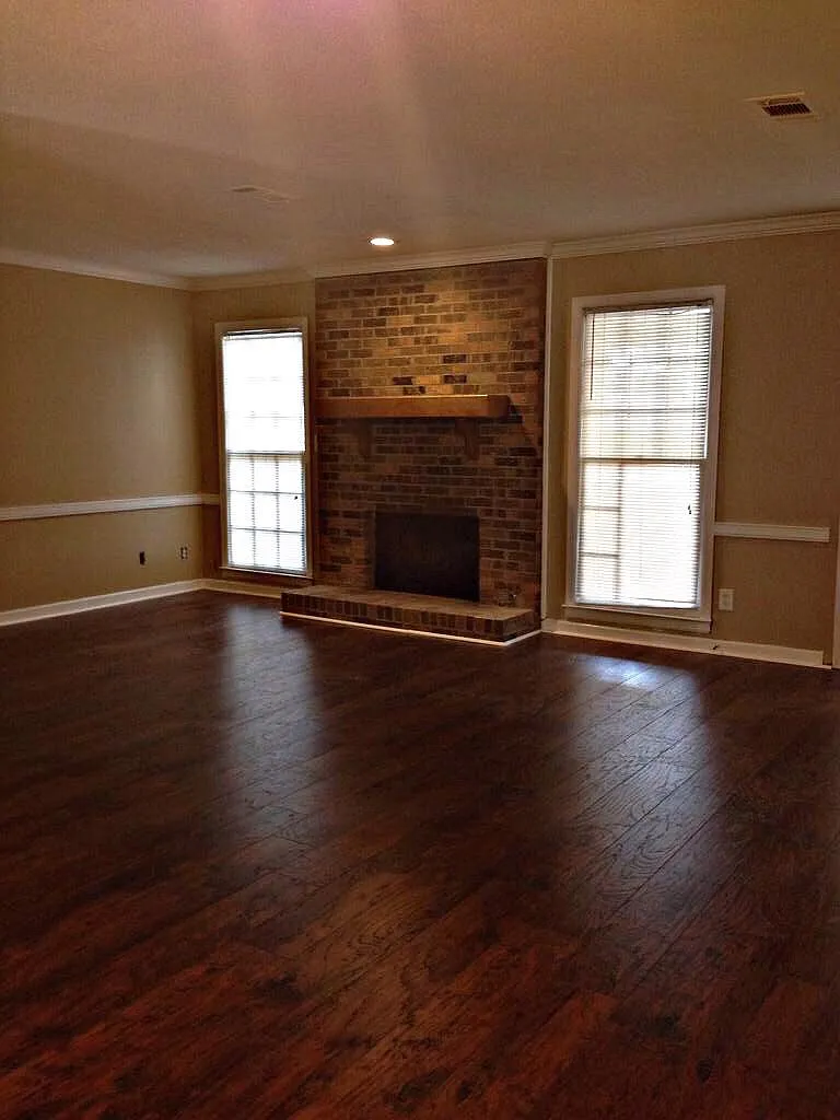5725 Worchester Dr — Photo 3