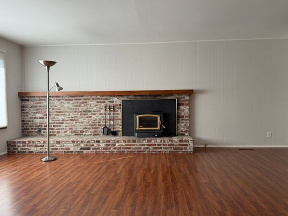 3rd image of 1928 Downey Pl
