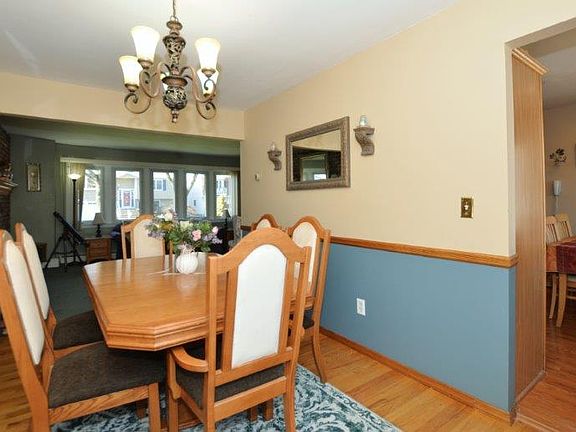 2nd image of 34 Ashwood Ct