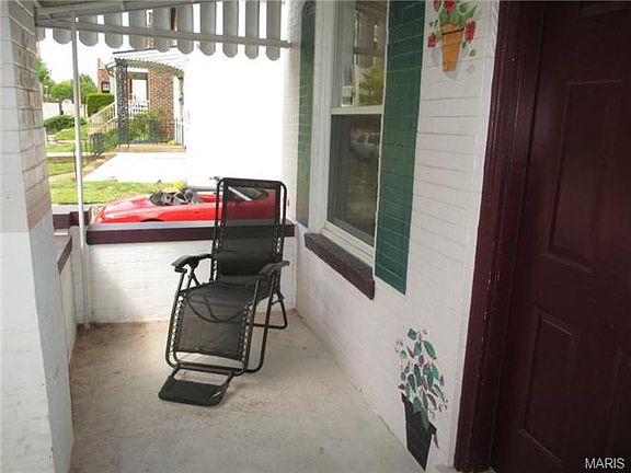3rd image of 1022 Yale Ave