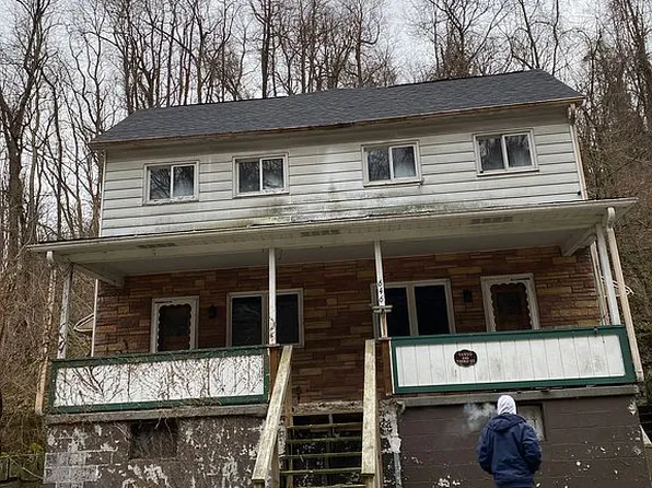 646 3rd St, Monessen, PA 15062