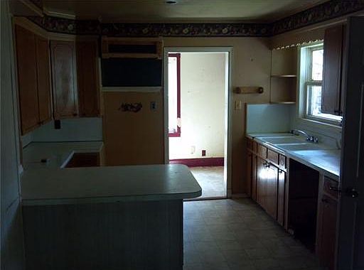 3rd image of 224 Central Ave