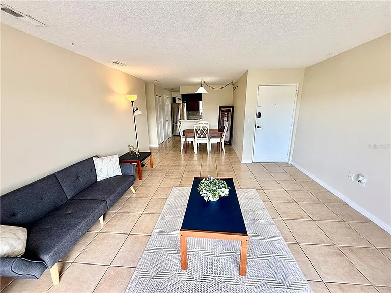 2612 Hidden Lake Dr N #D — Photo 4