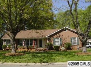 6524 Montcrest Dr, Charlotte, NC 28217