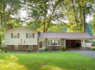 656 Lakeside Dr, Killen, AL 35645