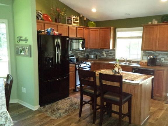 5th image of 3696 Creekside Dr #1