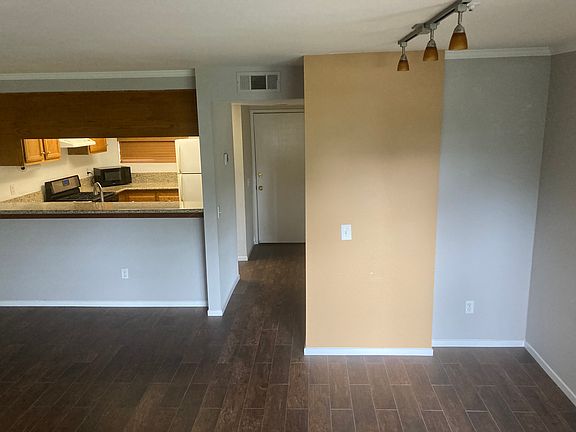 3rd image of 550 Orange Ave Unit 137