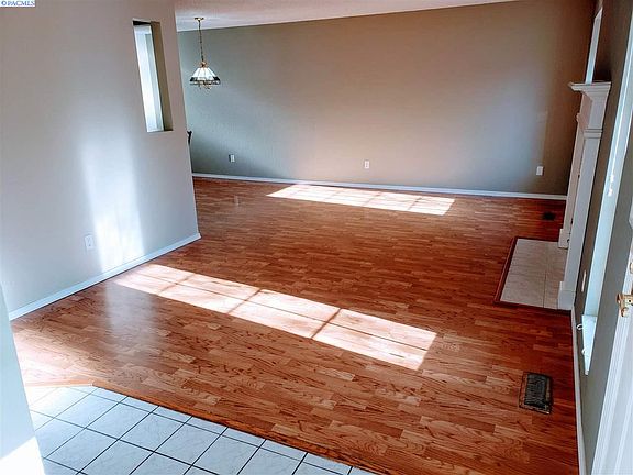 4th image of 415 Shoreline Ct
