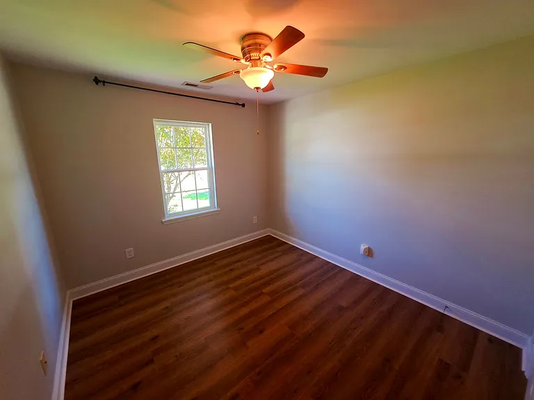 214 Michel Ct — Photo 10