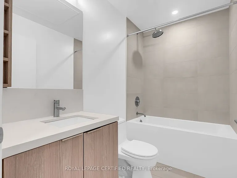 2020 Bathurst St #919 — Photo 24