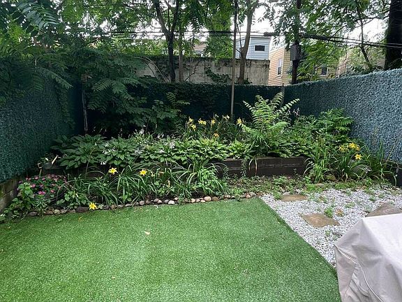 3rd image of 2556 38th St APT 1R